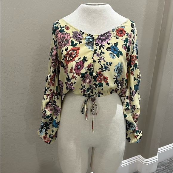 JACK by BB Dakota Crop Long-Sleeved Blouse - Picture 1 of 4